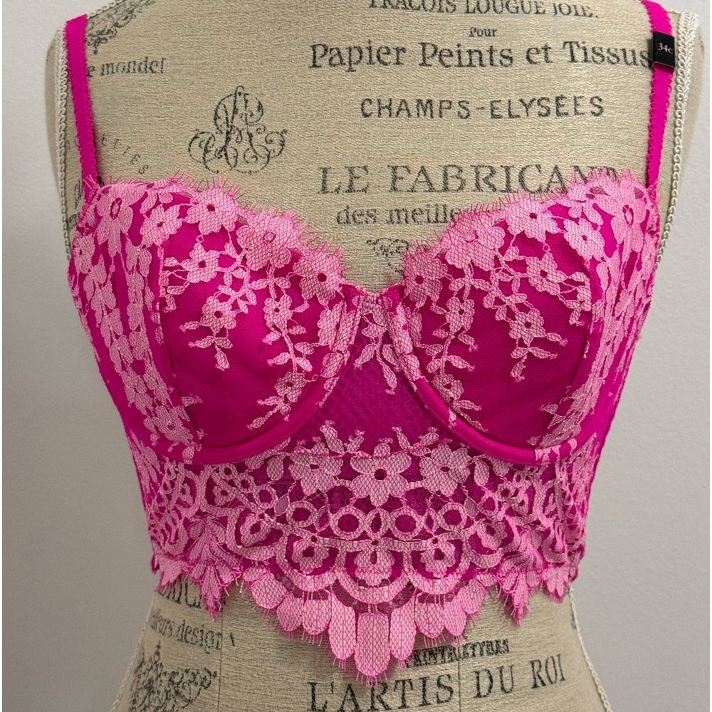 New with tags Victoria’s Secret Hot Pink 34C Lace Corset style Bra